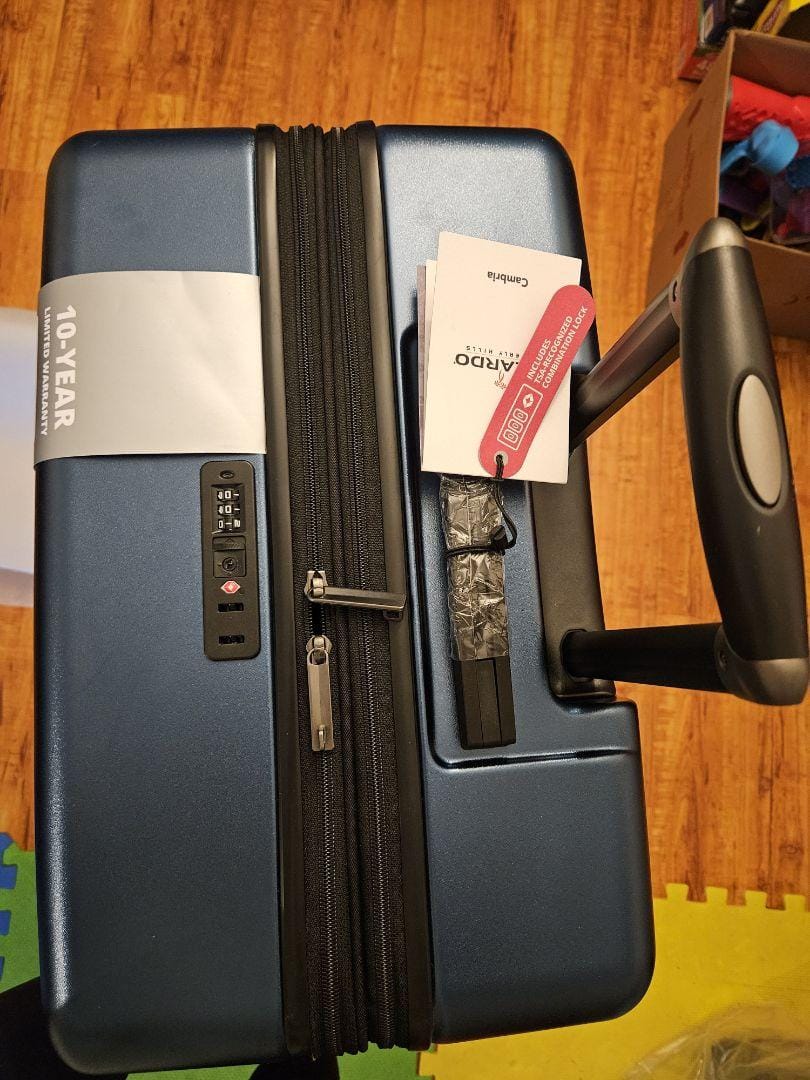 Customer photo review of Cambria Hardside Large Check-In Expandable Spinner