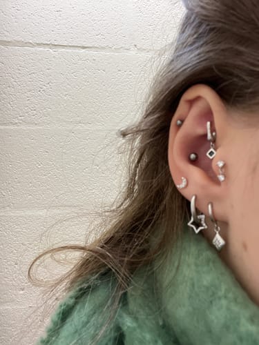 Customer photo review of VOGUE Cartilage Stud - 9K Solid Gold & Titanium