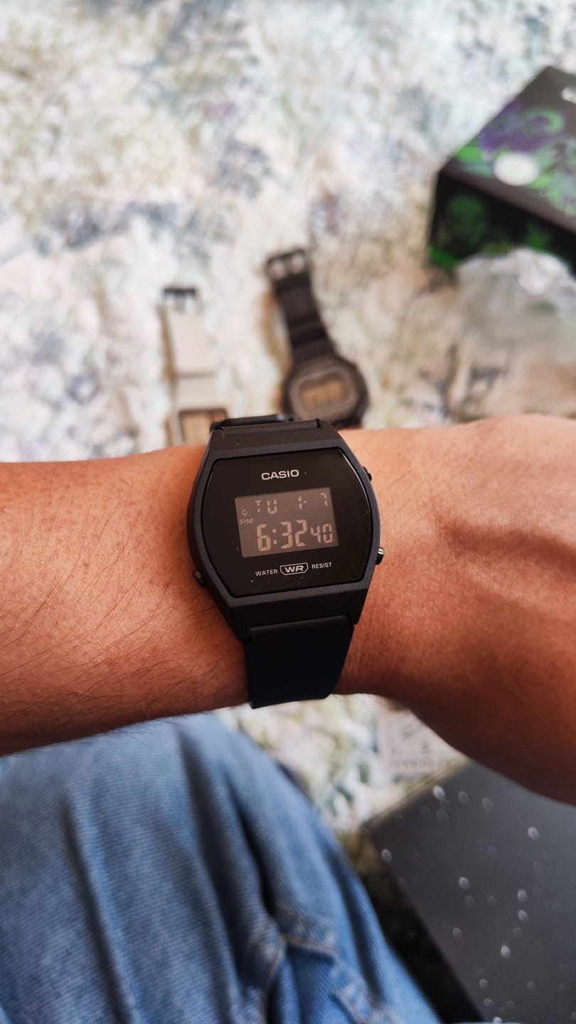 Customer photo review of Reloj Casio Vintage LW-204-1BDF Negro Pantalla Negativa