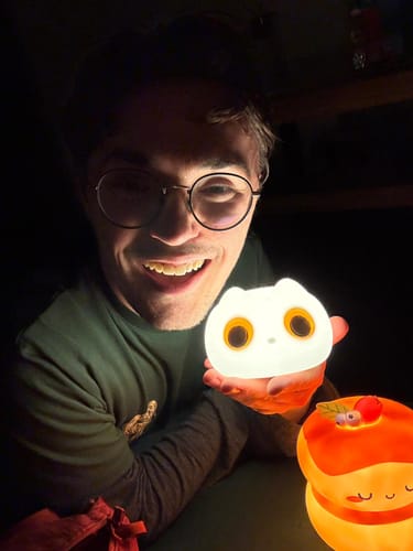 Customer photo review of Huggwaii Orange Cat LED Squishy Tap Tap Night Light Lamp