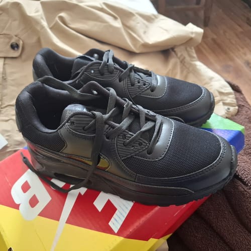 Customer photo review of Tenis Max 90 Negro Total