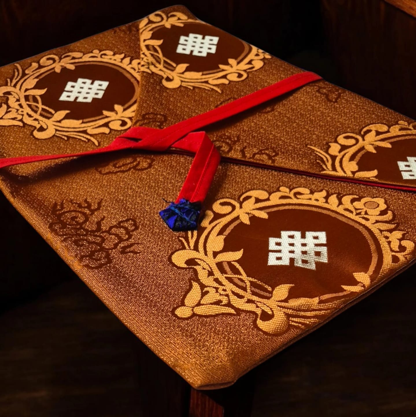 Customer photo review of Protections Soie du Tibet | Les Livres du Dharma sont Précieux