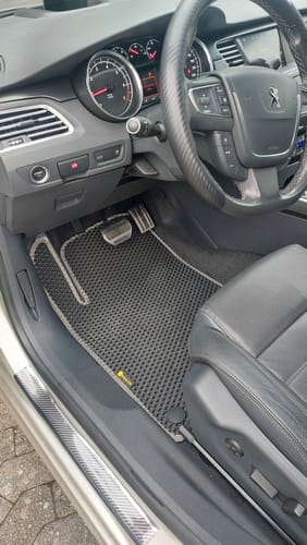 Manfred K. review of Auto Fußmatten nach Maß - Komplettset image 1 out of 1