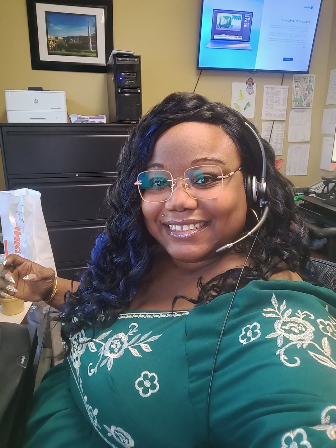 Customer photo review of Outre Perfect Hairline Glueless 13x6 HD Lace Front Wig - ESMERA