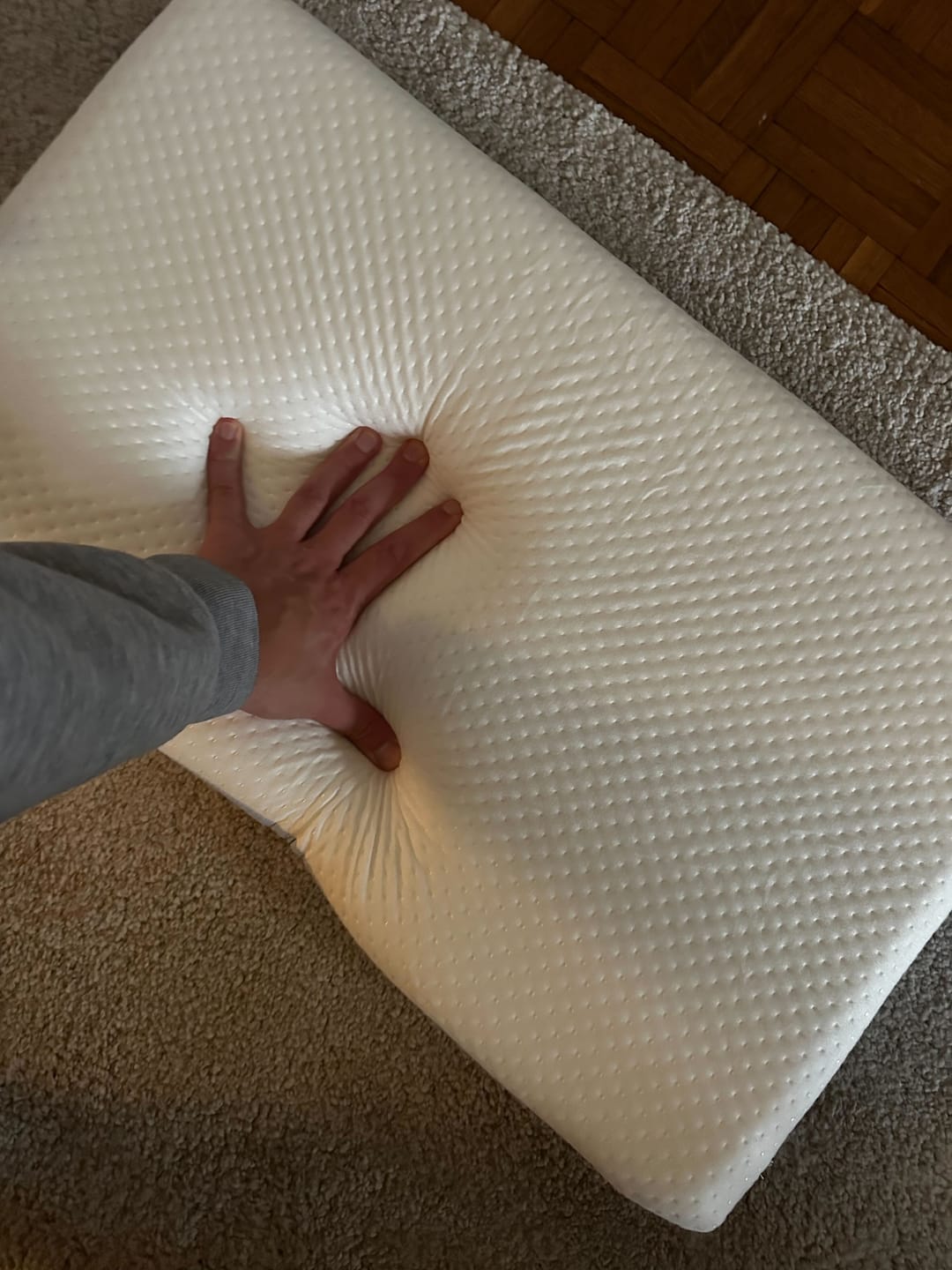 Customer photo review of Oreiller Orthopédique Plat Cellsius - Le Confort idéal pour dormir sur le ventre