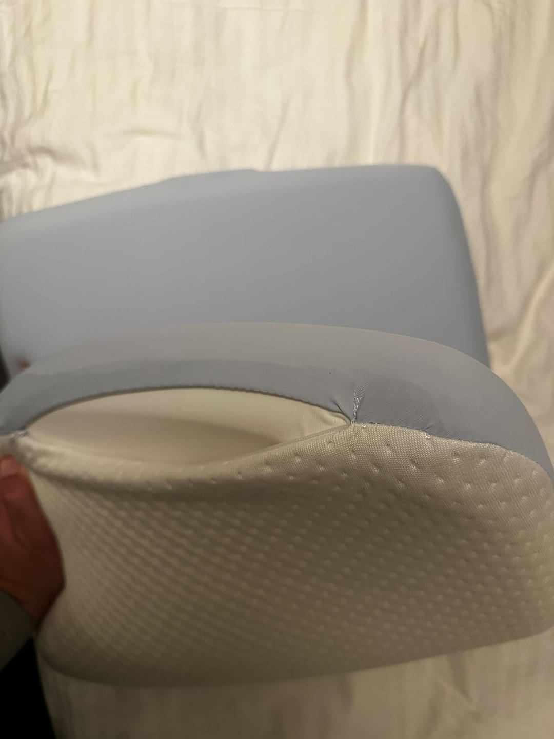 Customer photo review of Oreiller Orthopédique Plat Cellsius - Le Confort idéal pour dormir sur le ventre