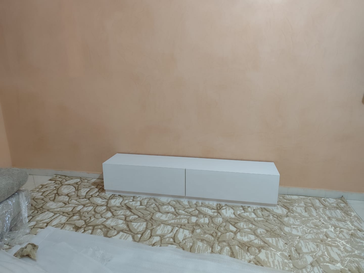 Customer photo review of Meuble TV SHARK 160 cm à 2 portes - Blanc - Salon ou séjour
