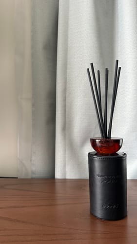 Customer photo review of Abudhabi Sunrise - Fancy - ONLY DARK- BLACK 200ml Diffuser Bottle With Leather Cover ebarza vipes MS.QN2215