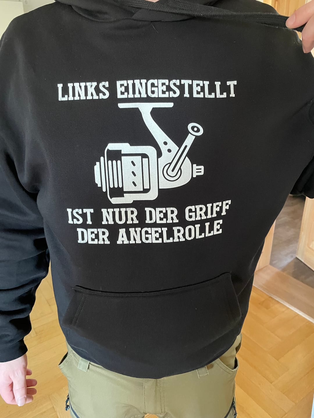 Customer photo review of Links Eingestellt ist nur der Griff - Premium Hoodie