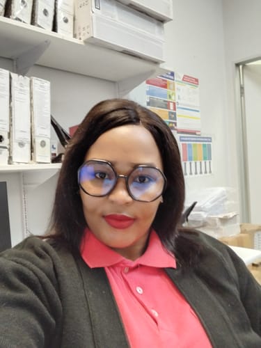 Customer photo review of Brazilian BLUSH 10A Bob Lace Wig - 12"