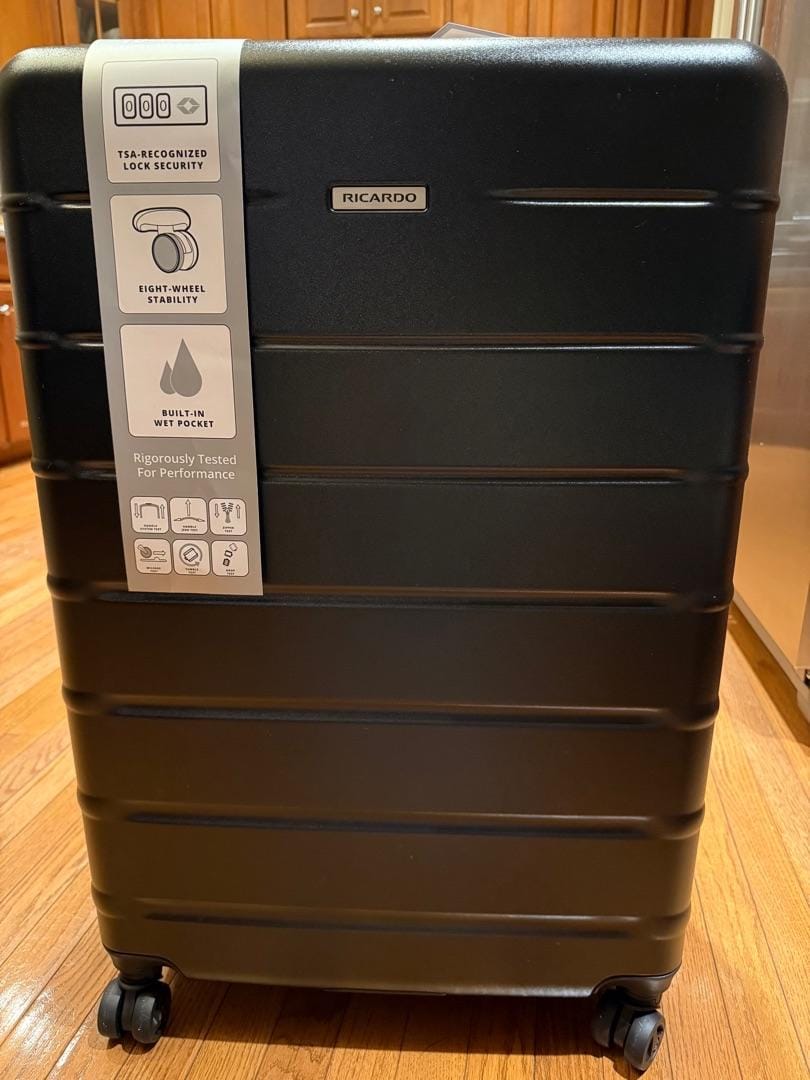 Customer photo review of Cambria Hardside Large Check-In Expandable Spinner