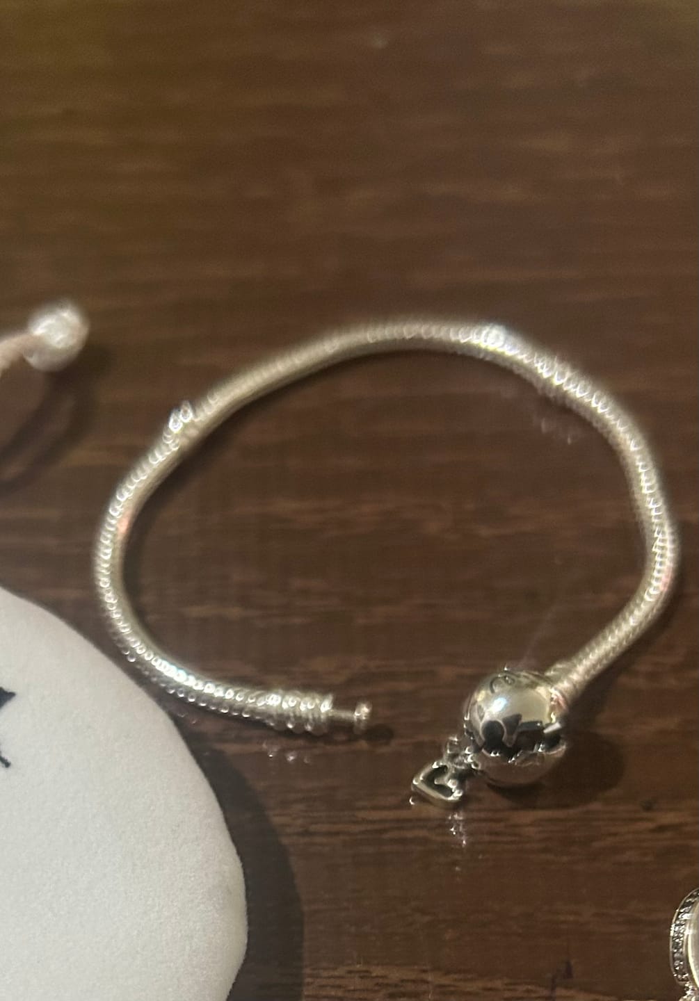 Customer photo review of Pulsera Esfera de Amor y Corazon