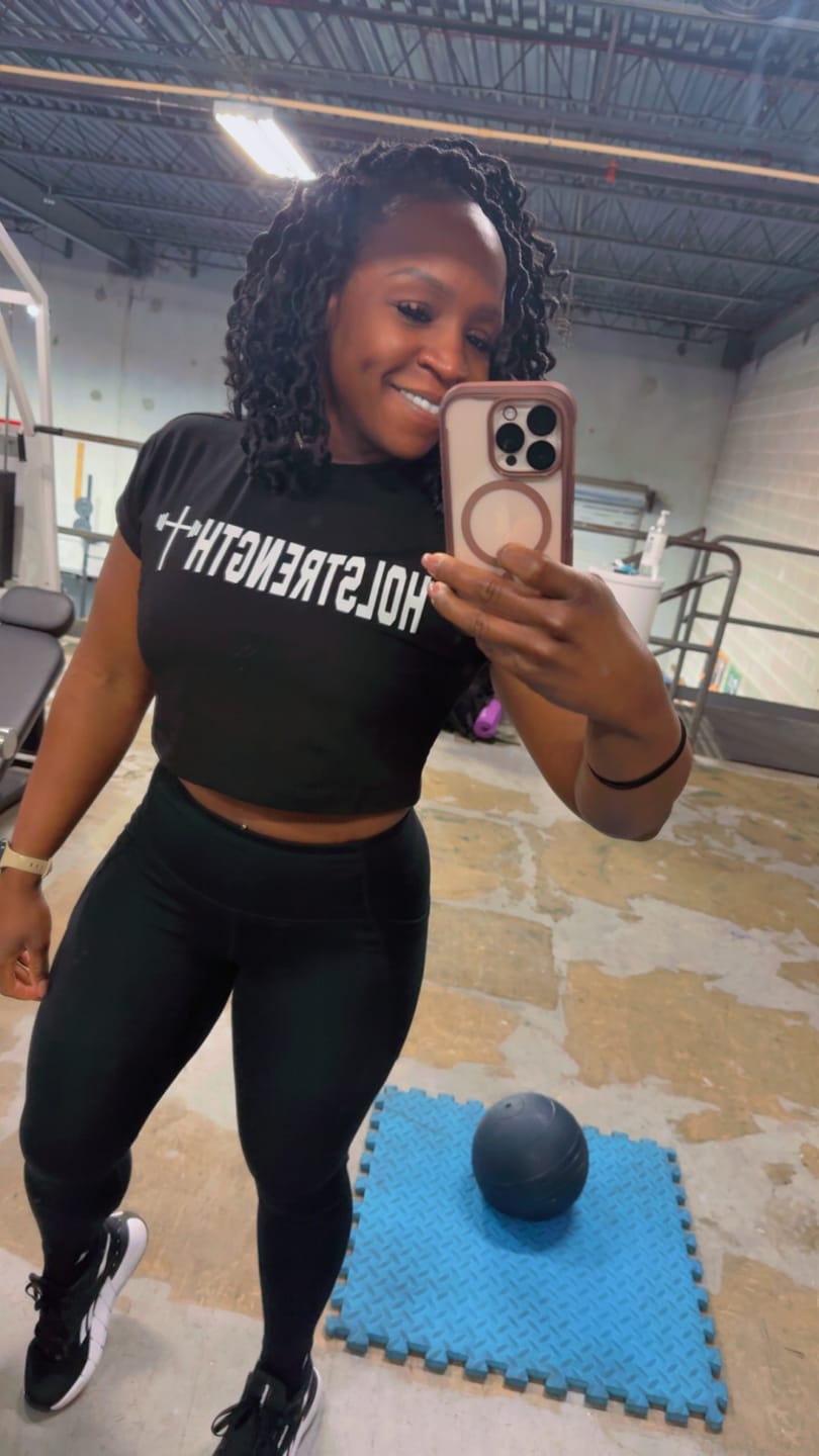 Customer photo review of Essential Crop Tee