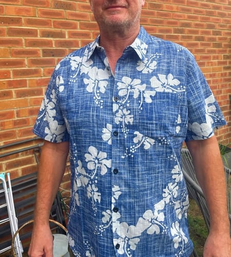Customer photo review of Men's Blue Floral Vintage Short Sleeve Button Up Beach Tropical Hawaiian Shirt