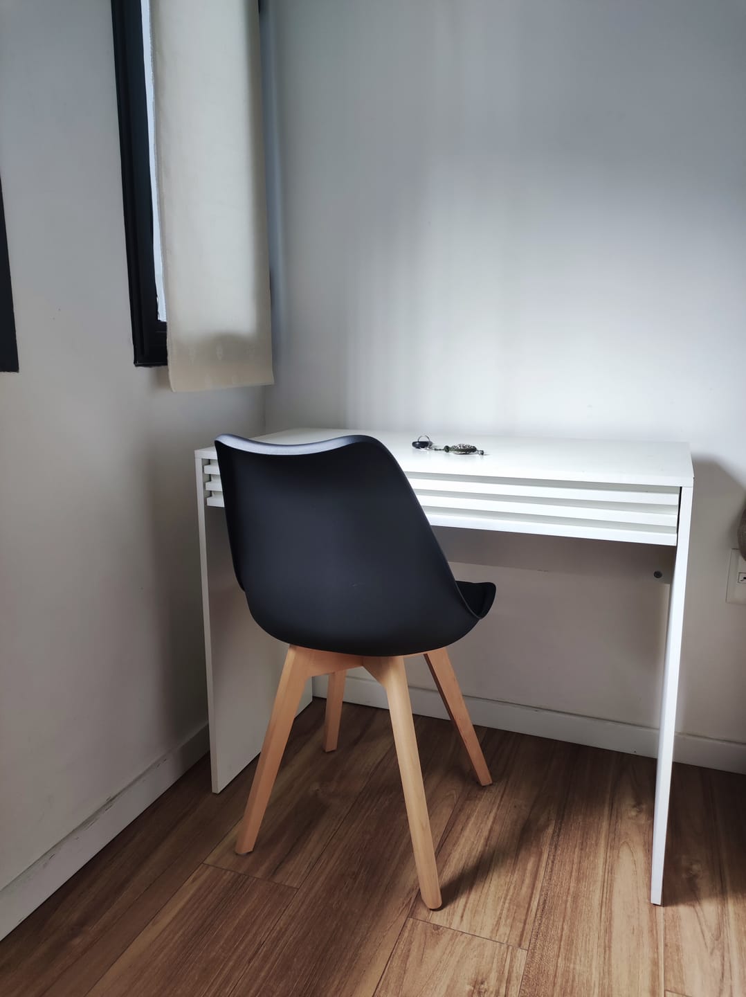 Customer photo review of Silla Tipo Eames Acolchonada Madera Comedor Excelente