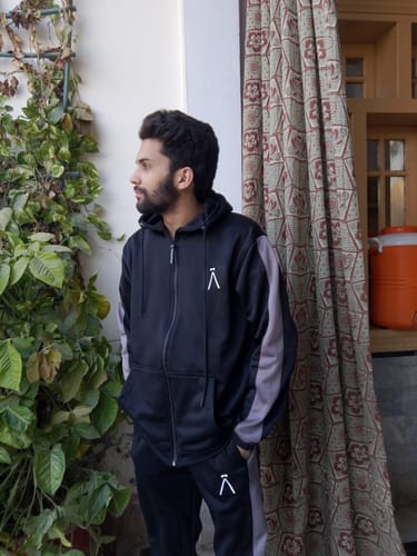 Customer photo review of BLACK-BLOCK WINTER TRACKSUIT