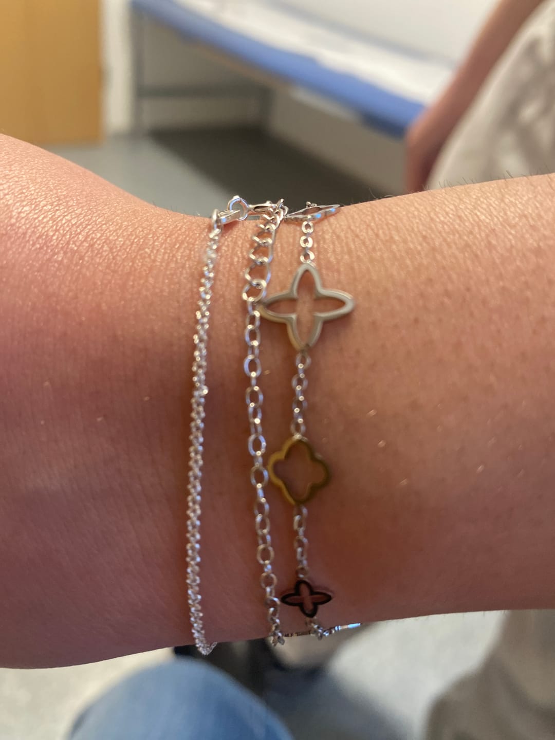 Customer photo review of Fancy Clover Armband | 18K vergoldet