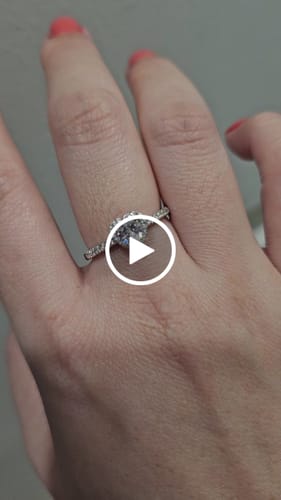 Customer video review of NICOLETTE