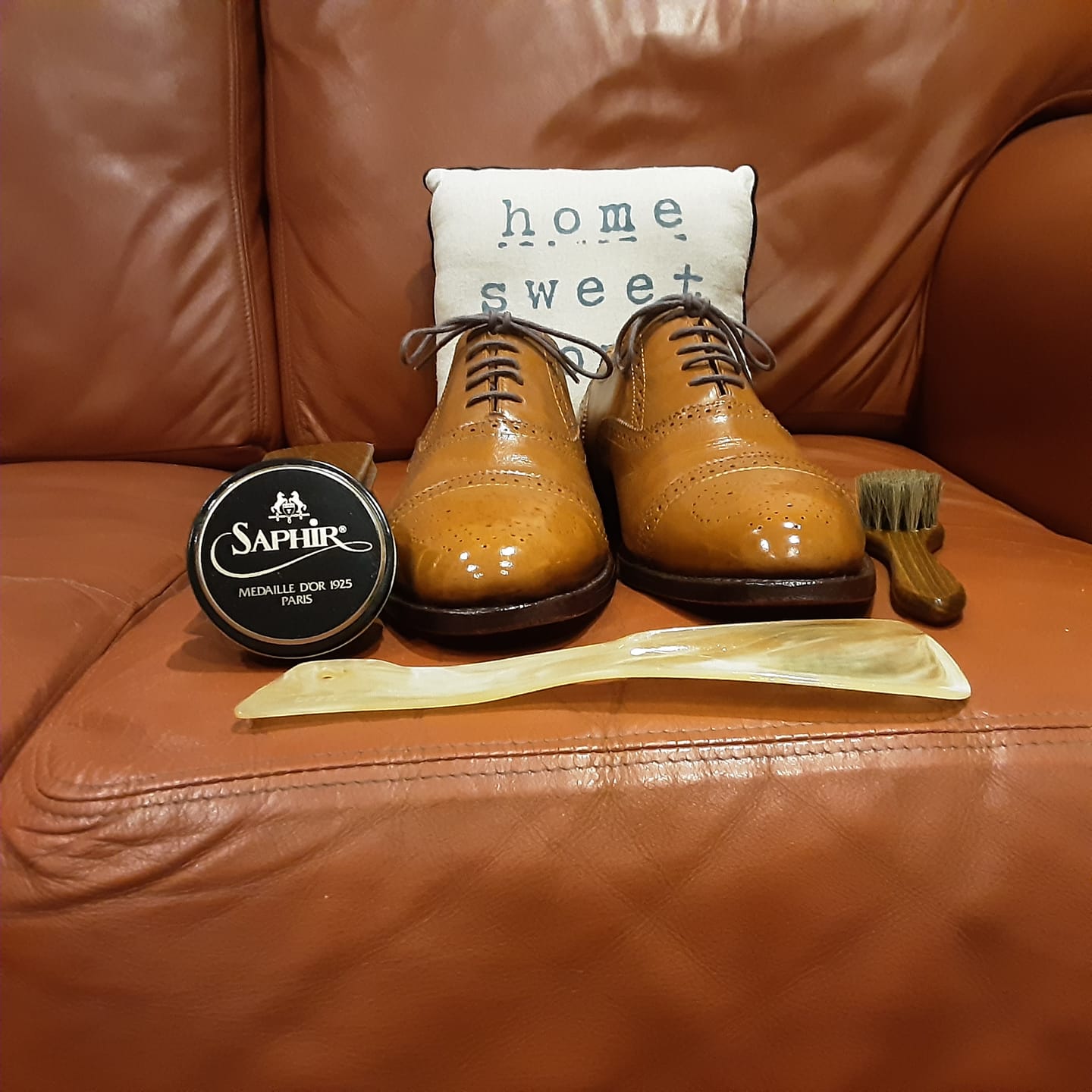 Customer photo review of Saphir Medaille D'or Shoe Polish Wax