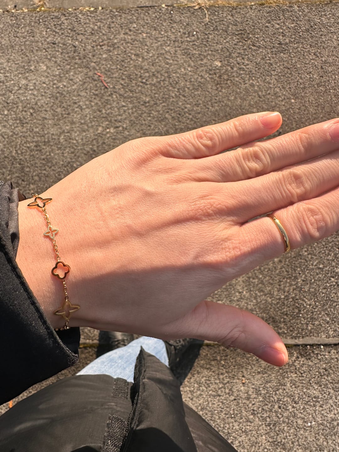 Customer photo review of Thin Lena Ring | 18K vergoldet