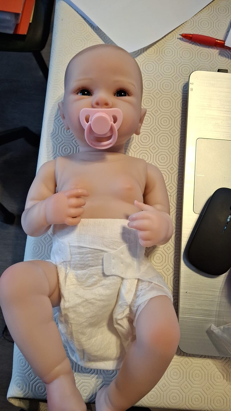 Customer photo review of Bambola reborn full silicone vinile altamente realistica - BETTIE