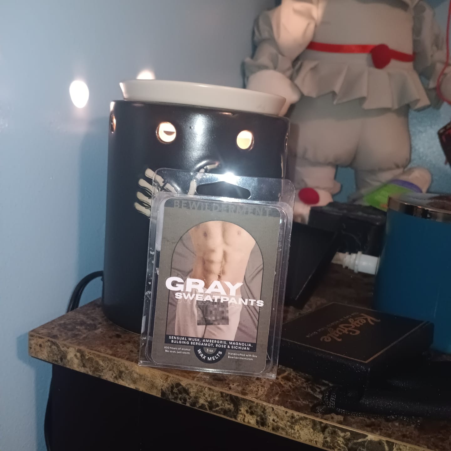 Customer photo review of Gray Sweatpants Wax Melts