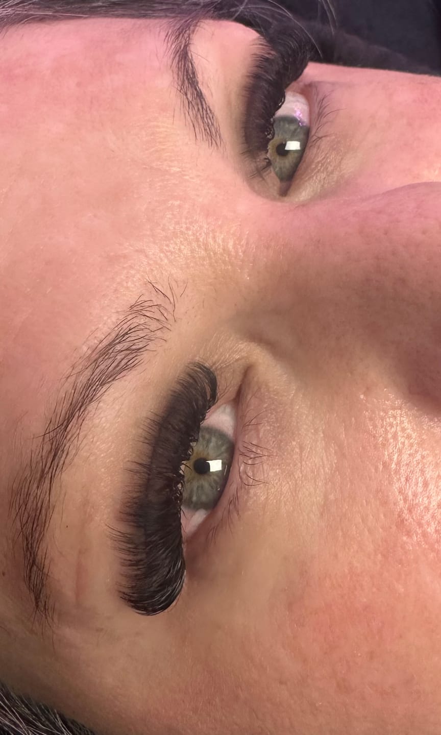 Customer photo review of Premium Eyelash Extensions 0.05mm
