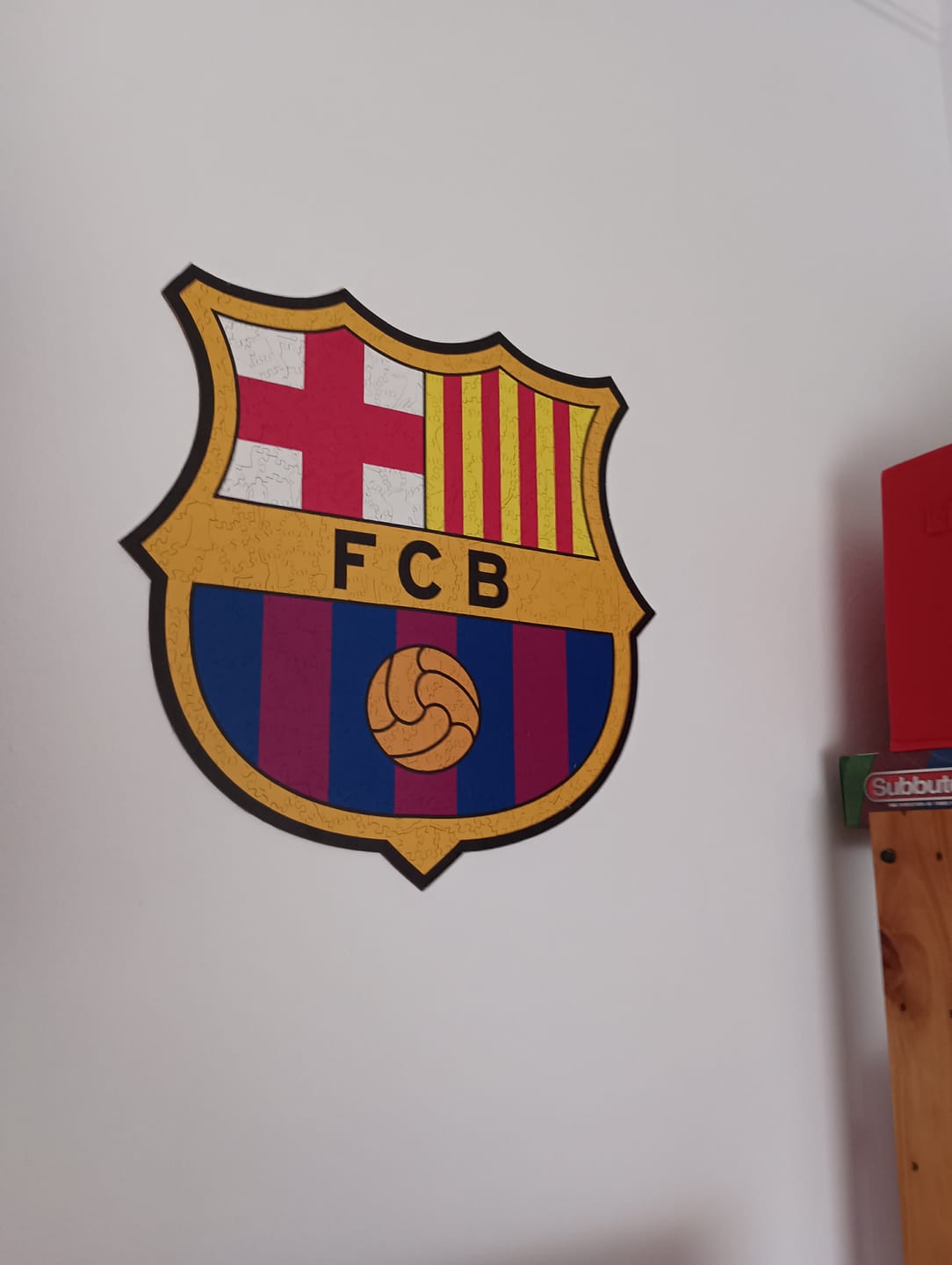 Customer photo review of FC Barcelona® Logo - Rompecabezas de Madera