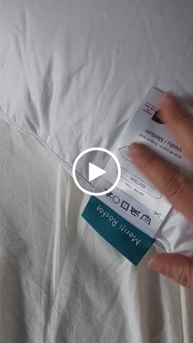 Customer video review of Pernă Plume Puf