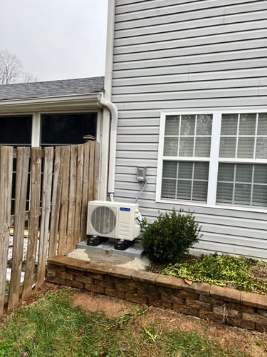 Customer photo review of DELLA Vario Series Mini Split AC R410A Refrigerant