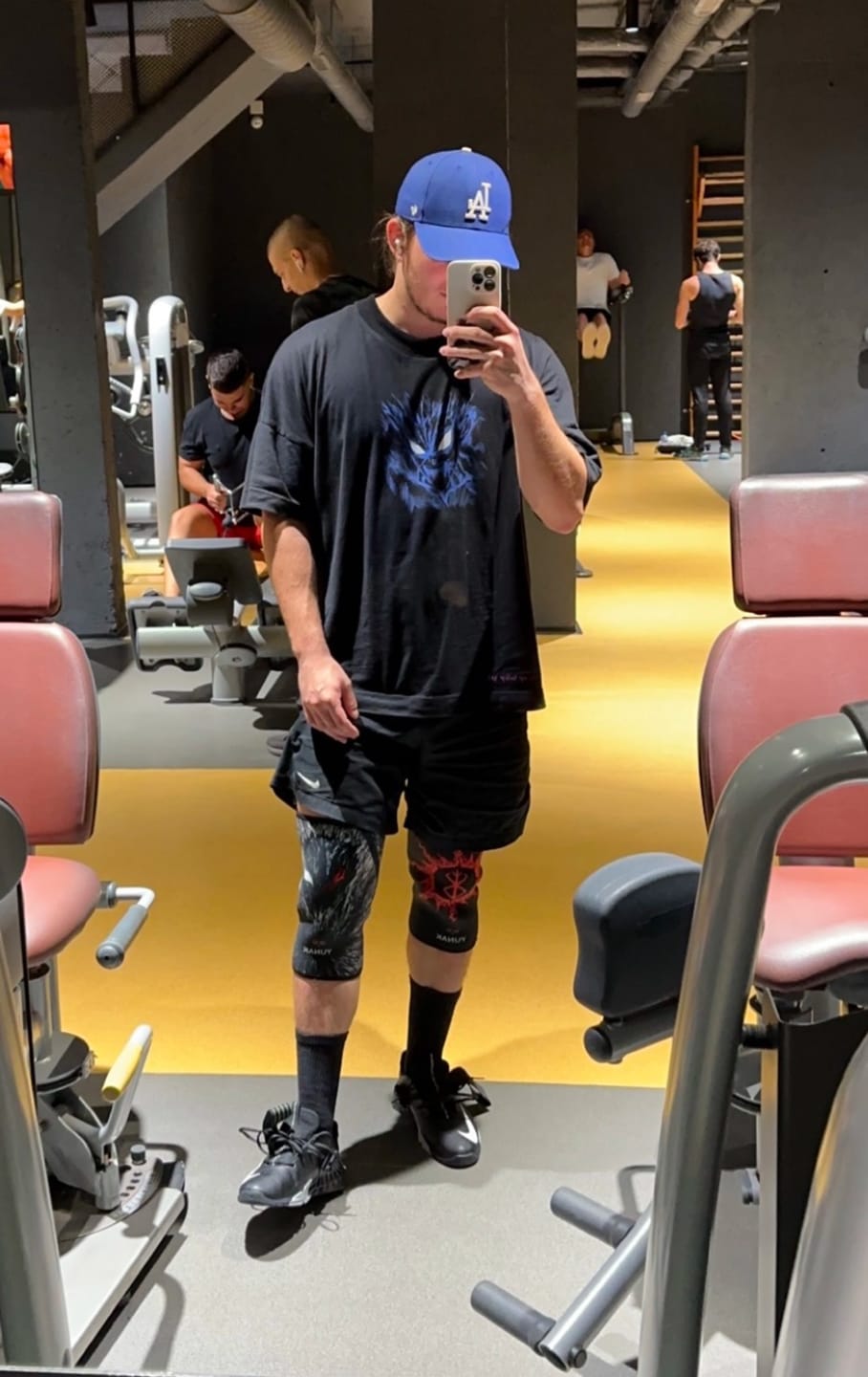 Customer photo review of Eclipse Knee Sleeves