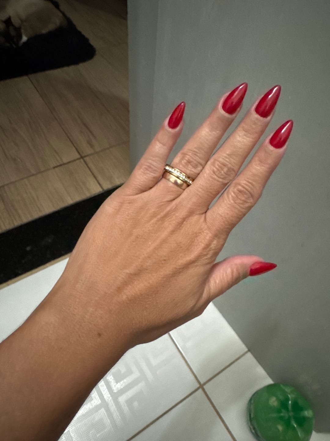 Customer photo review of Anel com Pedras Brilhantes Banhado em Ouro 18k