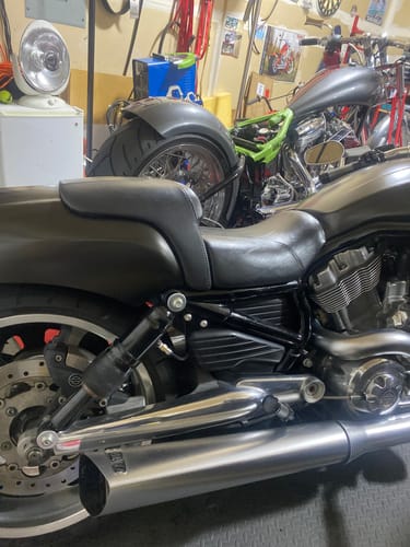 Customer photo review of Harley-Davidson V-Rod Basic Air Ride Lowering Suspension Kit (HD1RA)