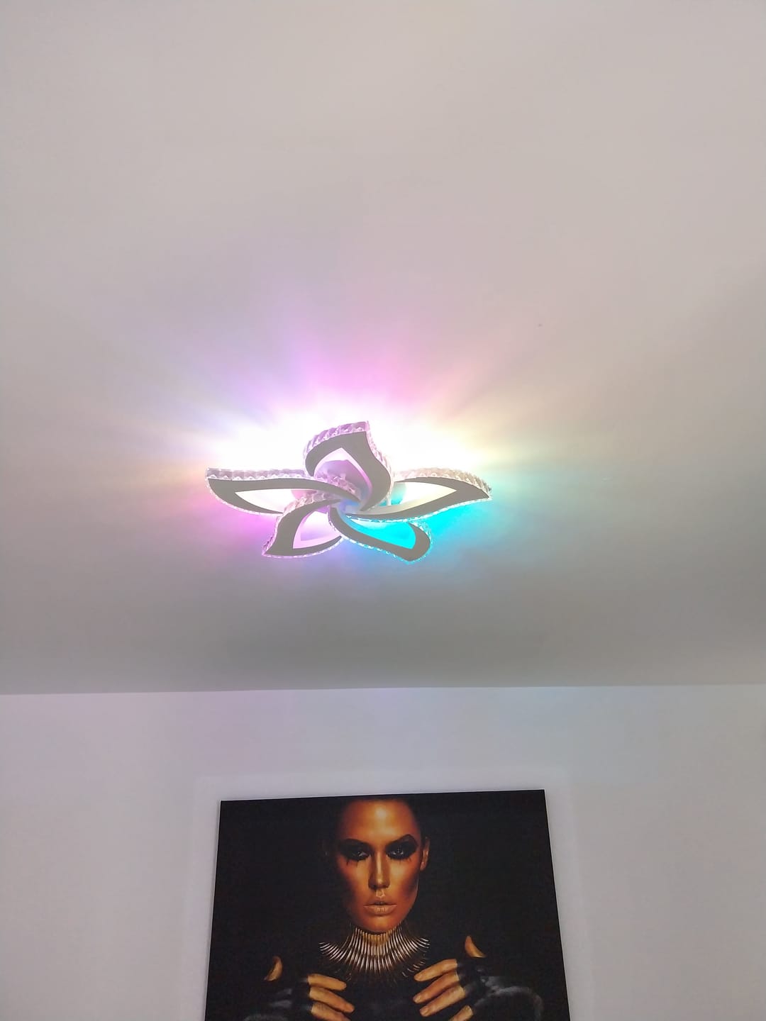 Customer photo review of Lustra LED Camelia Cristal Alba RGB Echivalent 600W Telecomanda