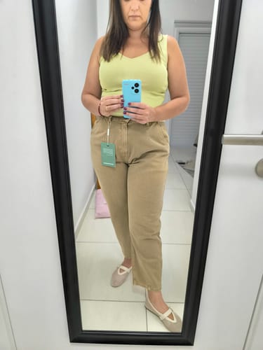 Thays P. review of Calça Jeans Slouchy Cacau Marrom Claro image 1 out of 3