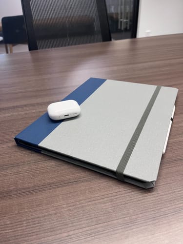 Customer photo review of Traditional Two Tone iPad Case