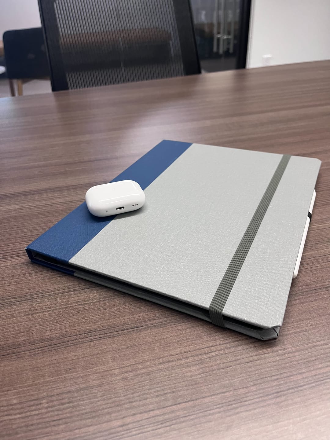 Customer photo review of Traditional Two Tone iPad Case