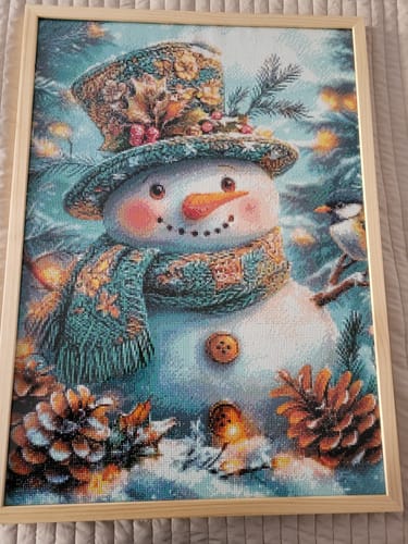 Customer photo review of 5D Diamond Painting mit AB-Effekt – Winterzauber-Schneemann
