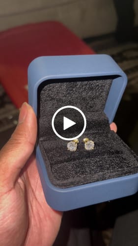 Customer video review of VVS Moissanite Stud Earrings (ALL SIZES)
