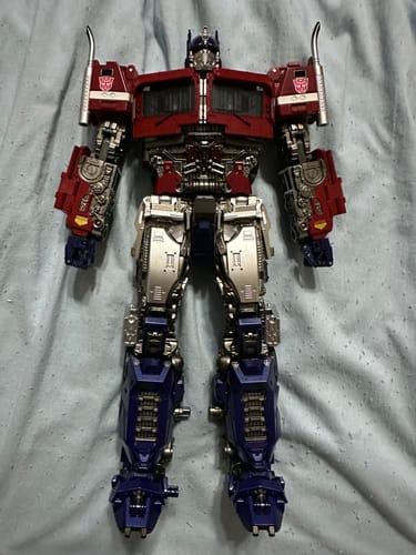 Customer photo review of Cyber Era CE06 CE-06 OP (4th Party Oversized Modified MPM12 MPM-12 Bumblebee Movie Optimus Prime) 29cm / 11.5"