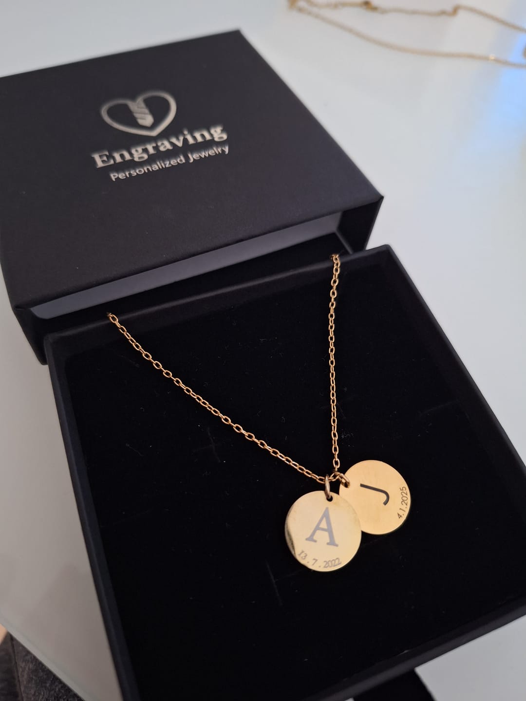 Customer photo review of Ogrlica: Initial