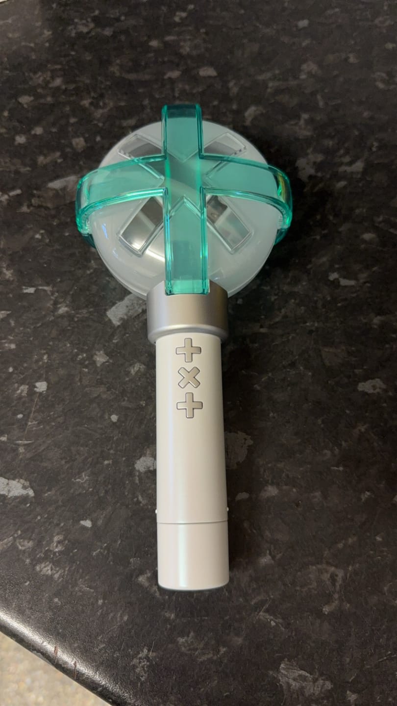 Customer photo review of TXT - OFFICIAL LIGHT STICK VER.2