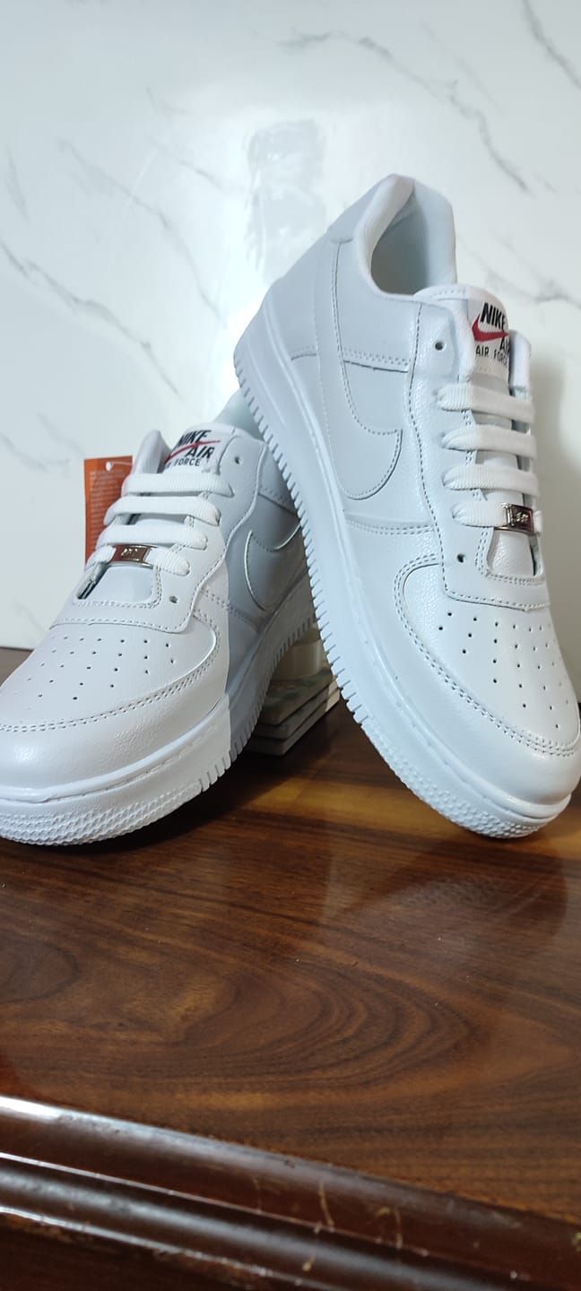 Customer photo review of Paq 6 Pares Tenis 270 Blanco Total 25/28.5