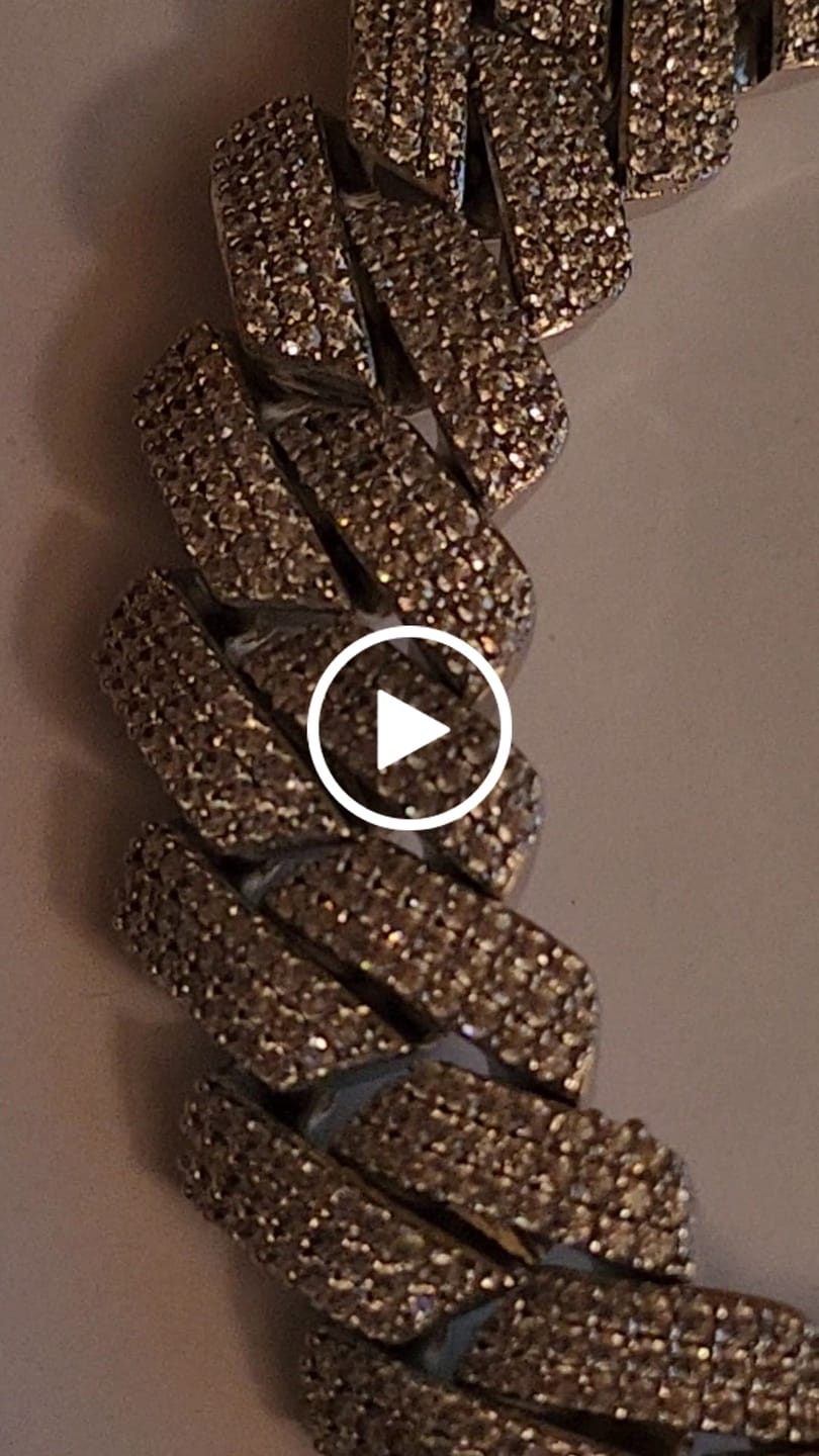 Customer video review of 20mm Monaco Chain - White Gold