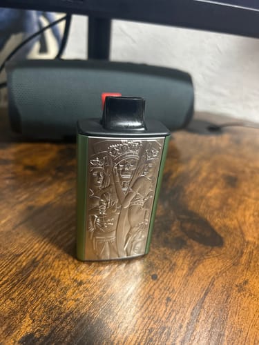 Customer photo review of JNR - Mega Box 25K bouffées - 2% de Nicotine - Puff Jetable / Vape Disposable