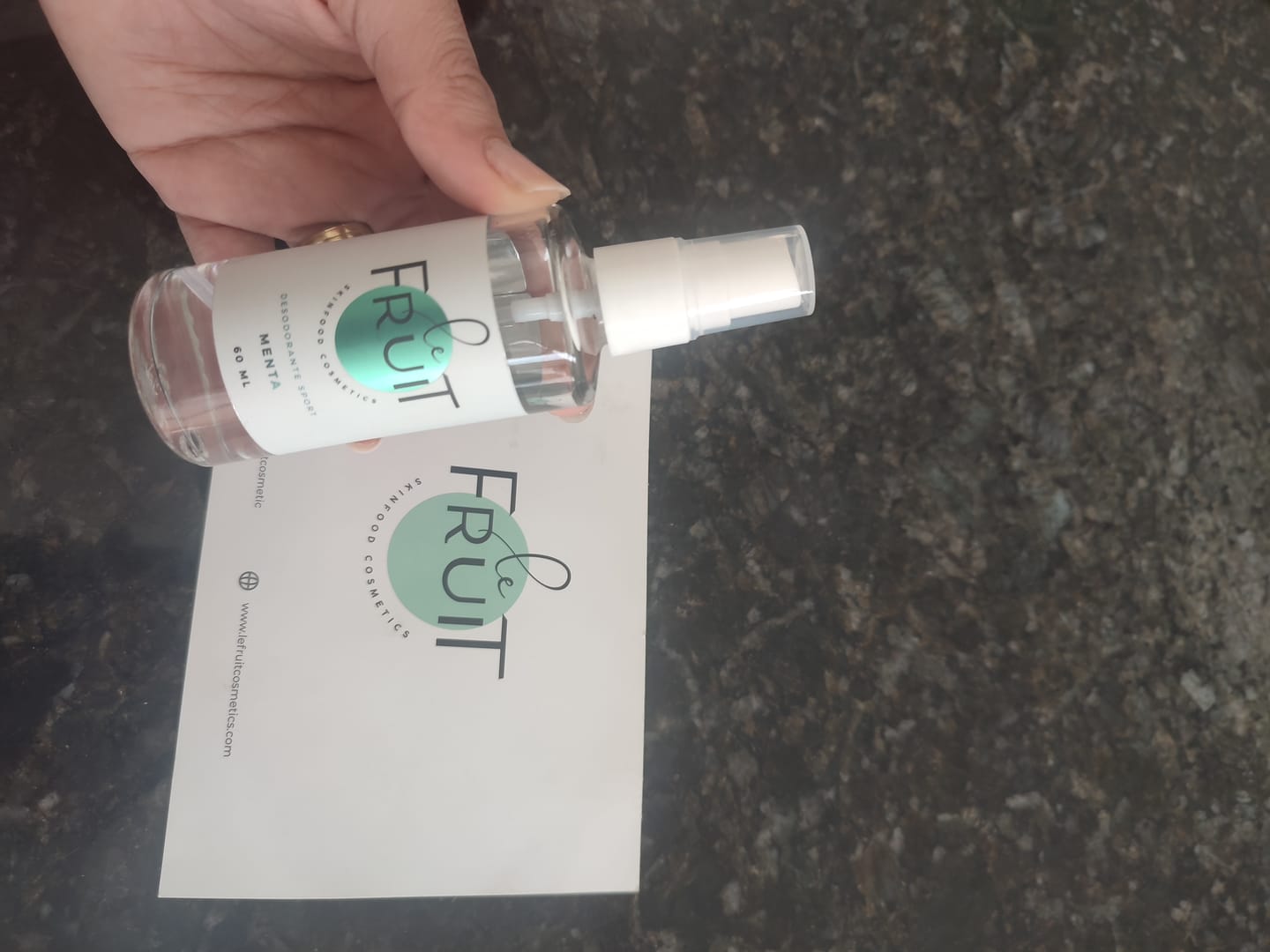 Customer photo review of Desodorante Sport