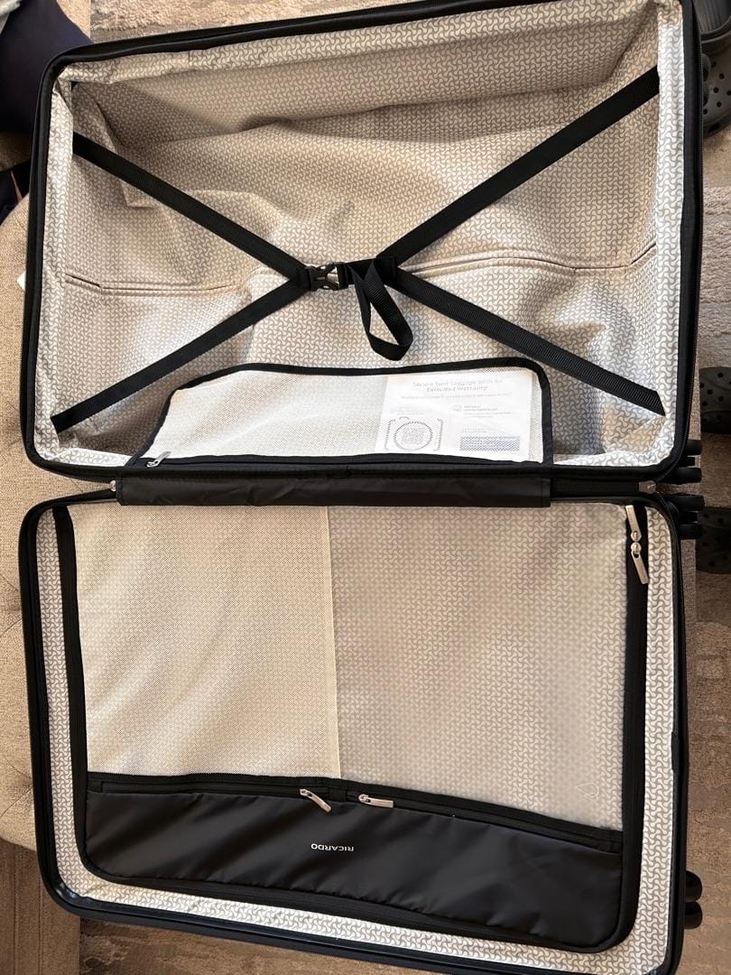 Customer photo review of Cambria Hardside Large Check-In Expandable Spinner