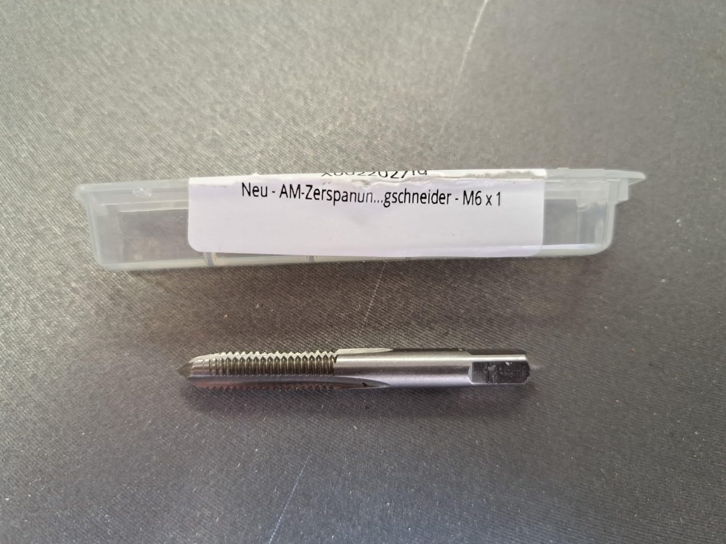 Customer photo review of Gewindebohrer kurz Feingewinde Durchgang Einschnittgewindebohrer rechts