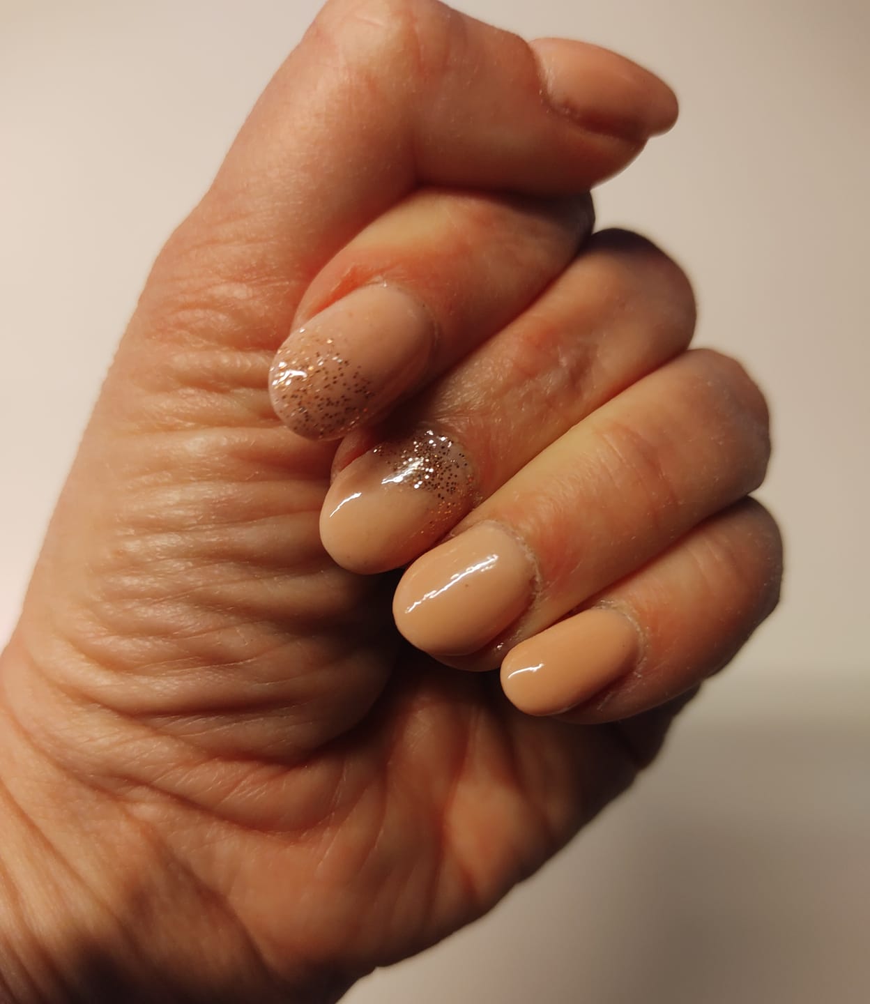 Customer photo review of Champagne Gold Dipping Powder