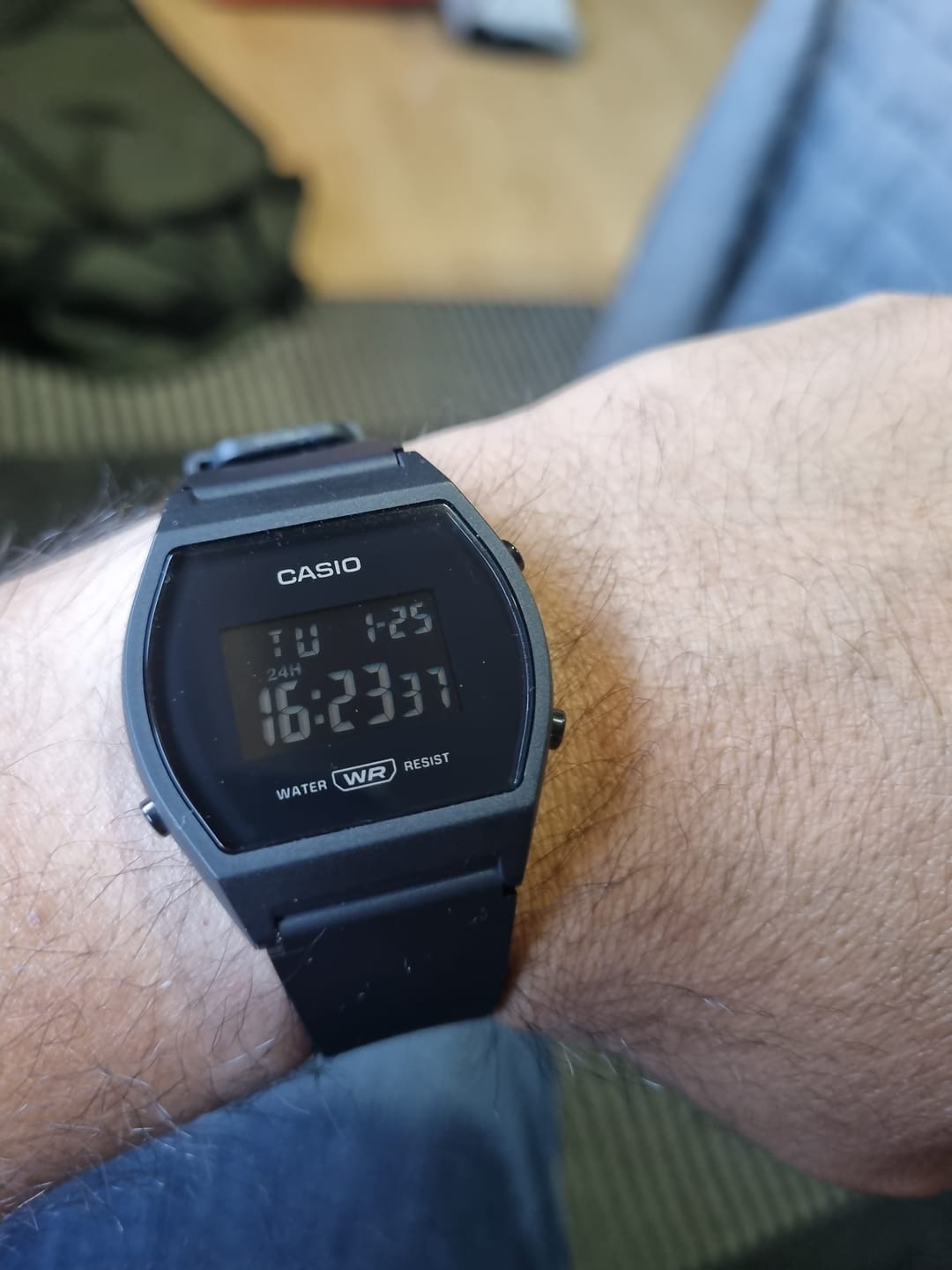 Customer photo review of Reloj Casio Vintage LW-204-1BDF Negro Pantalla Negativa